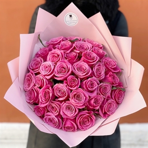 35 розовых роз - 50 см
